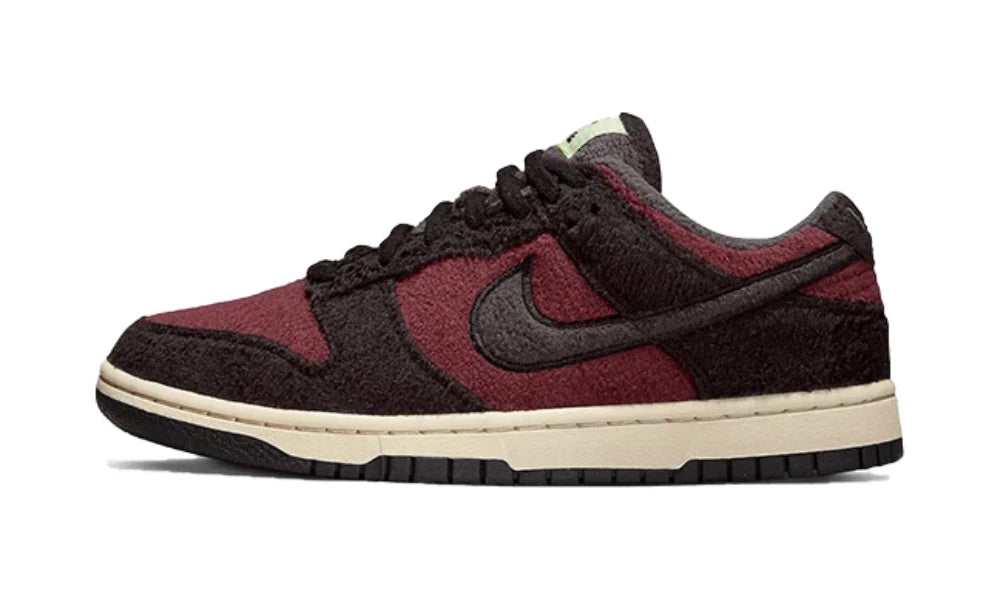 Dunk Low SE Fleece Burgundy Crush