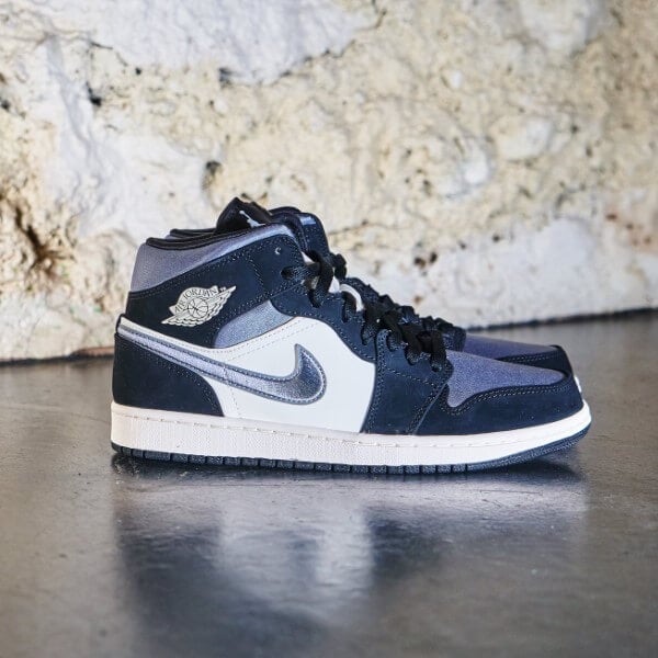 Air Jordan 1 Mid Satin Grey Toe