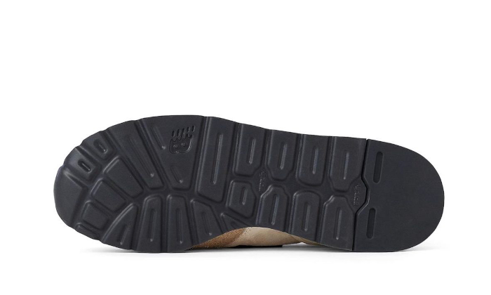 990 V1 Hergestellt in den USA Teddy Santis Macadamianuss