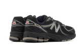 860 V2 Black Silver