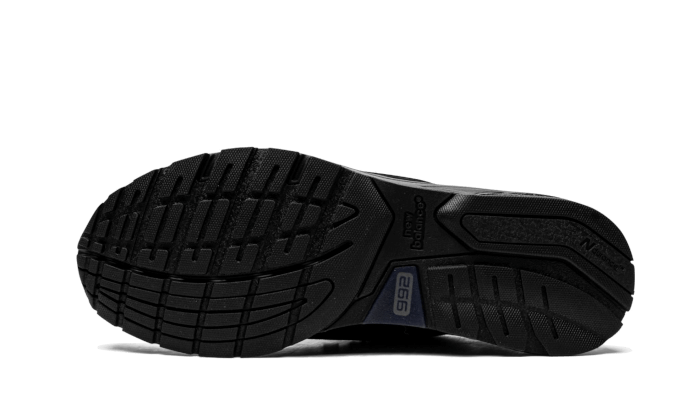 992 Triple Black