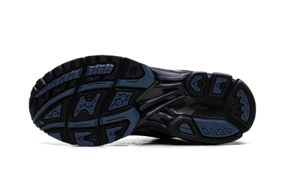 Gel-Nimbus 10.1 Black Grand Shark