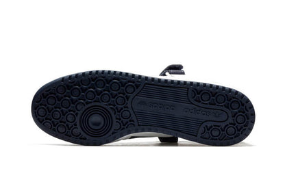 Forum Low White Navy