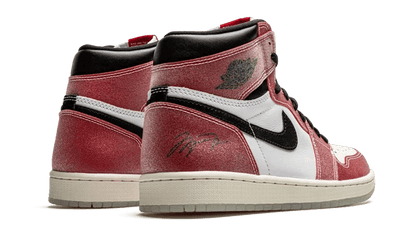 Air Jordan 1 Retro High Trophy Room Chicago (Friends &amp; Family)