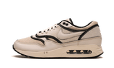 Air Max 1 &