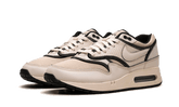 Air Max 1 &