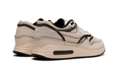 Air Max 1 &