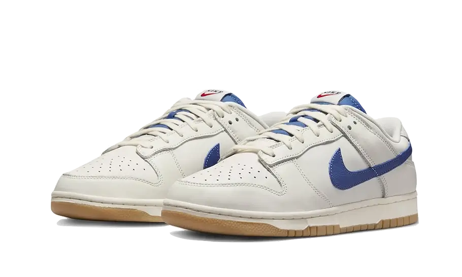 Dunk Low SE Sail Dark Marina Blue