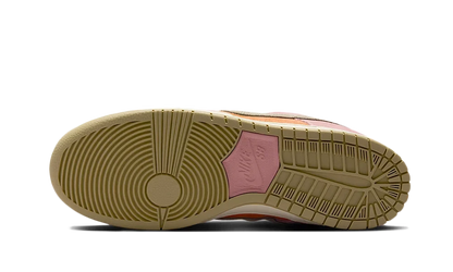 SB Dunk Low Pro Red Stardust