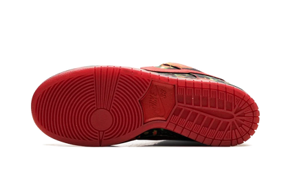 SB Dunk Low The Wizard of Oz Poppy Field