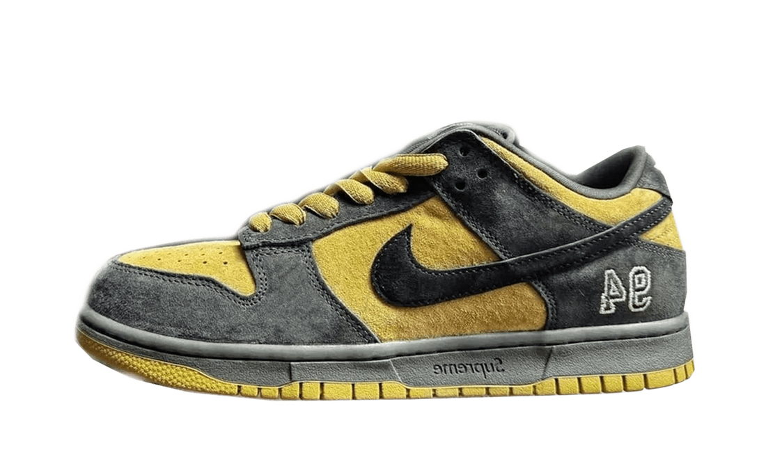 SB Dunk Low Supreme 94 Hulk - HQ8487-300