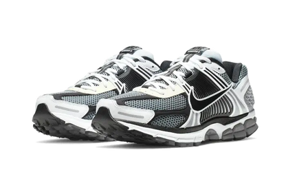 Zoom Vomero 5 SE Dark Grey Black White