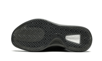 Yeezy QNTM Onyx
