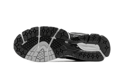 860 V2 Black White Silver