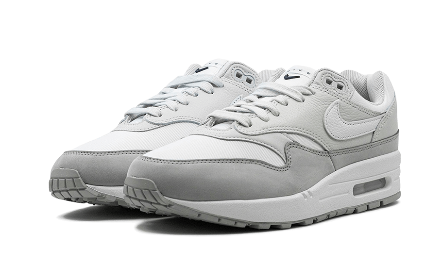 Air Max 1 &