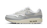 Air Max 1 &
