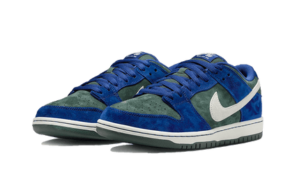 SB Dunk Low Deep Royal Blue