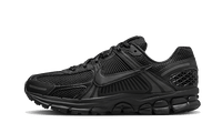 Vomero 5 Triple Black