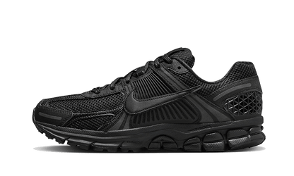 Vomero 5 Triple Black