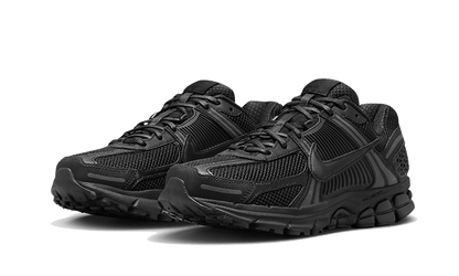 Vomero 5 Triple Black