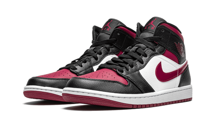 Air Jordan 1 Mid Bred Toe - 554724-066