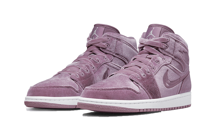 Air Jordan 1 Mid SE Lila Samt