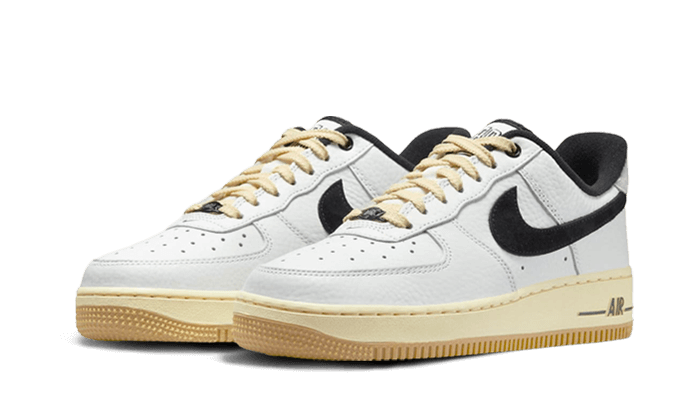 Nike Air Force 1 &