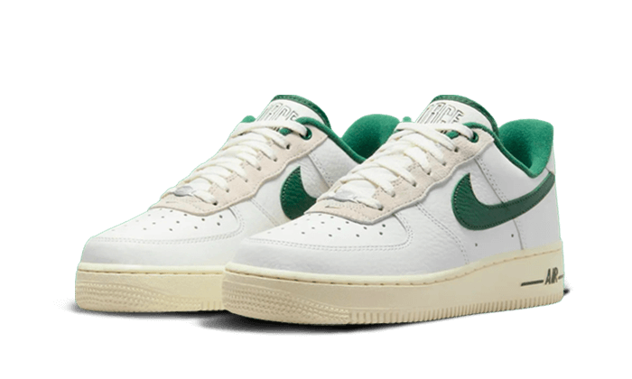 Nike Air Force 1 Low &