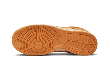 Dunk Low Magma Orange