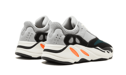 Yeezy 700 Wave Runner Solid Grey –